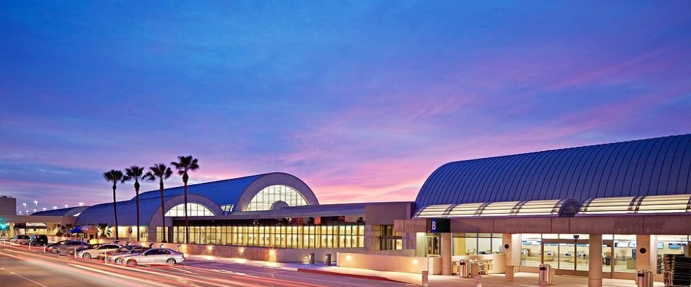 Air Canada SNA Terminal – John Wayne Airport