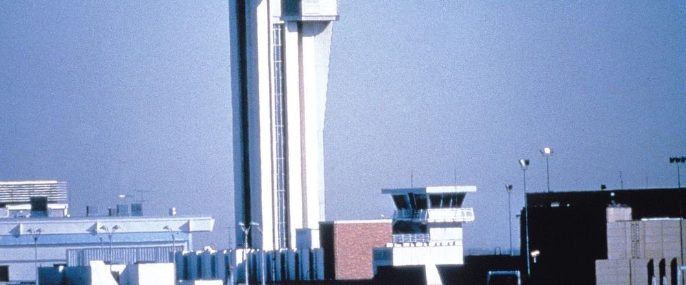 Frontier Airlines DEN Terminal – Stapleton International Airport